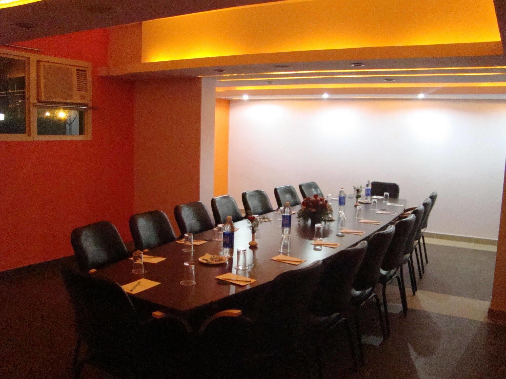 Hotel Grand Bee Bangalore Extérieur photo