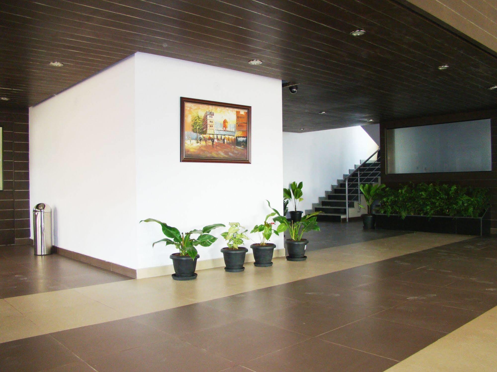 Hotel Grand Bee Bangalore Extérieur photo